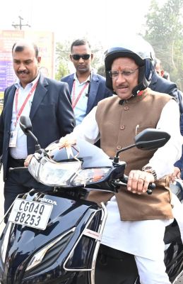  वाहन चलाते समय यातायात नियमों का करें अवश्य पालन - मुख्यमंत्री साय