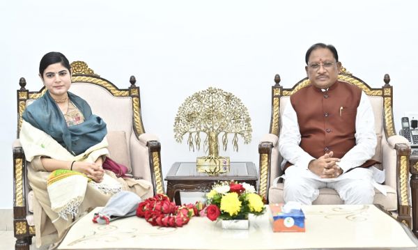  मुख्यमंत्री विष्णु देव साय से प्रसिद्ध कथावाचक देवी चित्रलेखा की सौजन्य भेंट