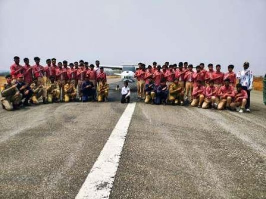 एयर स्कावाड्रम प्रशिक्षण एयरपोर्ट आगडीह में संकल्प के छात्र प्रत्यक्ष रूप से हुए रूबरू