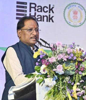  मुख्यमंत्री ने नवा रायपुर में एआई डाटा सेंटर पार्क का किया शिलान्यास