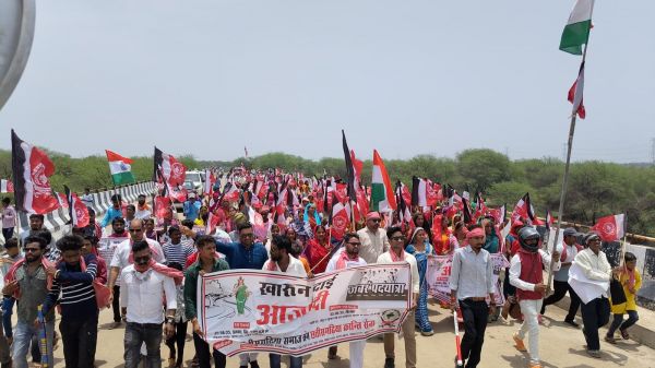 खारुन आजादी पदयात्रा सोमनाथ घाट से प्रारंभ 