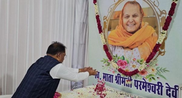 मुख्यमंत्री श्री विष्णुदेव साय ने रोहतक पहुंचकर स्वर्गीय परमेश्वरी देवी को अर्पित की श्रद्धांजलि