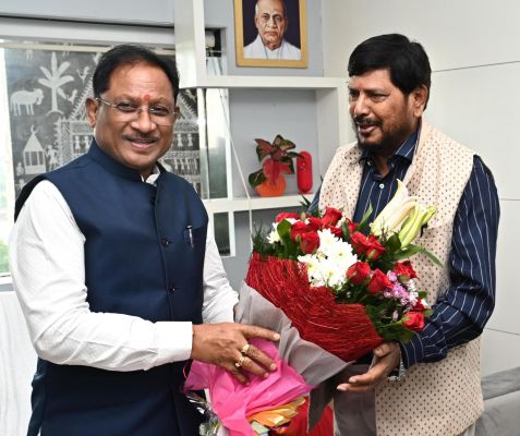 मुख्यमंत्री श्री विष्णु देव साय से केंद्रीय राज्यमंत्री श्री रामदास अठावले ने की सौजन्य मुलाकात