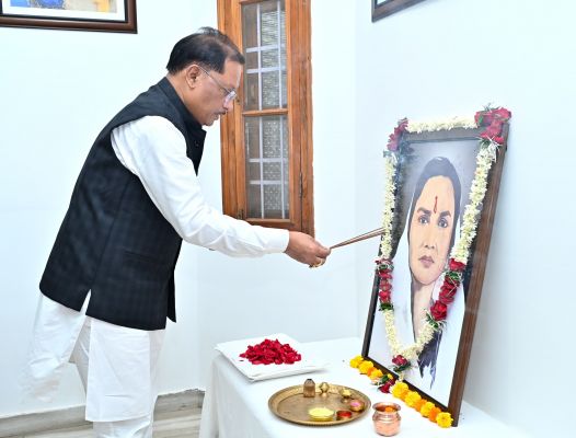 मुख्यमंत्री श्री साय ने छत्तीसगढ़ की पहली महिला सांसद मिनीमाता  की पुण्यतिथि पर उनके अविस्मरणीय योगदान को किया नमन