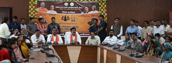 &lsquo;दीदी के गोठ&lsquo; रेडियो कार्यक्रम का पूरे प्रदेश में प्रसारण