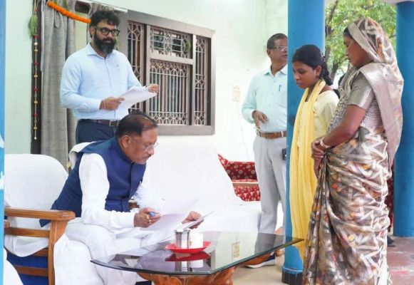 मुख्यमंत्री श्री विष्णु देव साय ने बगिया में सुनी आम जनता की समस्याएं