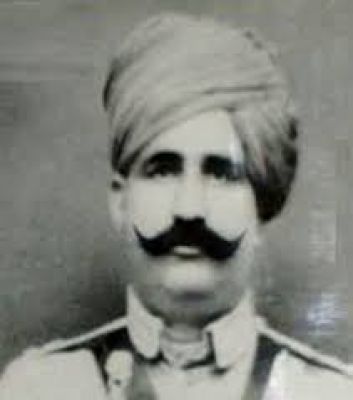 मुख्यमंत्री श्री विष्णुदेव साय ने अमर शहीद वीर नारायण सिंह के बलिदान दिवस पर किया नमन