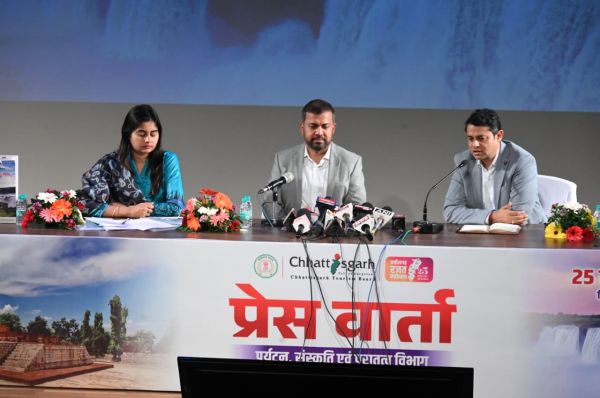 पर्यटन एवं संस्कृति विभाग के सचिव डॉ. रोहित यादव ने प्रेस कॉन्फ्रेंस में पिछले दो वर्षों की उपलब्धियों तथा आगामी कार्ययोजना प्रस्तुत की