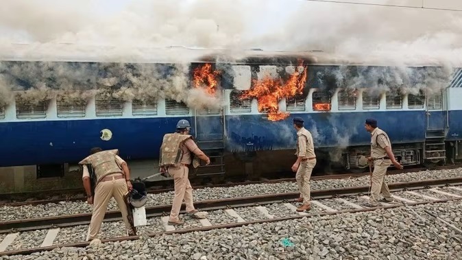 अग्निपथ विवाद : पुलिस ने 4 जिलों में दर्ज की 6 एफआईआर, अब तक 260 गिरफ्तार