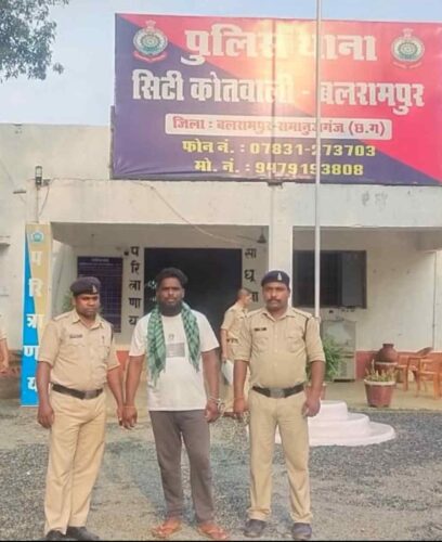पुलिस के हत्थे चढ़ा शातिर चोर, कई मामलों में थी तलाश