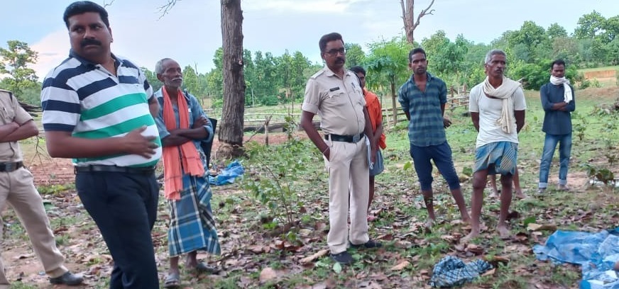 खेत में मिला व्यक्ति का शव, जांच में जुटी पुलिस&hellip;