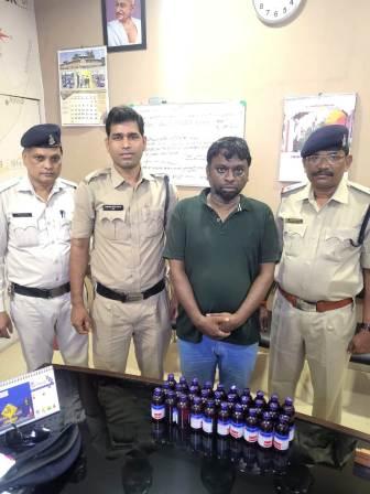 प्रतिबंधित नशीली कफ सिरप के साथ 1 गिरफ्तार
