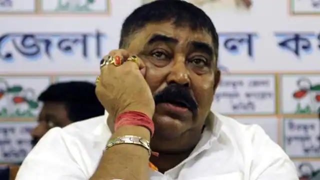 सीबीआई ने पशु तस्करी केस में टीएमसी नेता अनुब्रत मंडल को किया गिरफ्तार