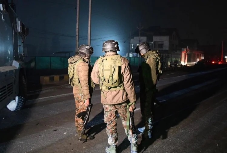 आतंकी हमले में वीरगति को प्राप्त हुए 3 जवान, 2 दशहतगर्द ढेर...