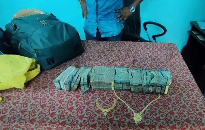 भूत-प्रेत का भय दिखाकर लाखों ऐंठने वाले 2 बाबा गिरफ्तार...