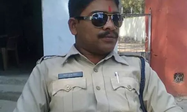 Raipur : नाबालिग से बलात्कार और देहव्यापार मामले में आरक्षक की संलिप्पता, SSP ने किया सस्पेंड...