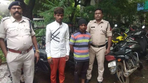 20 बाइक और 1 ऑटो के साथ पकड़ाए शातिर चोर