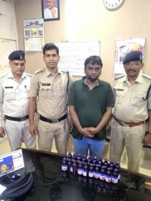 प्रतिबंधित नशीली कफ सिरप के साथ 1 गिरफ्तार