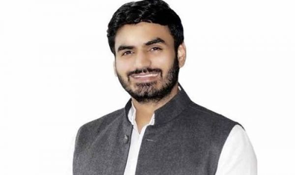 महिला से बदसलूकी के मामले में फरार श्रीकांत त्यागी मेरठ से गिरफ्तार...