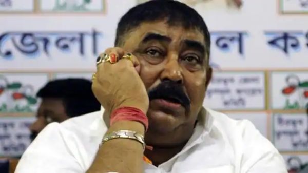 सीबीआई ने पशु तस्करी केस में टीएमसी नेता अनुब्रत मंडल को किया गिरफ्तार