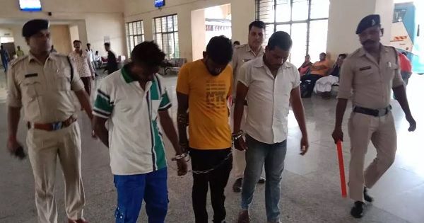 कोंटा का किराया लेकर बिठा दिया जगदलपुर की बस में, शिकायत के बाद 3 एजेंट गिरफ्तार...