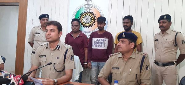 चाकू मारकर हत्या, आधा दर्जन को पुलिस ने पकड़ा