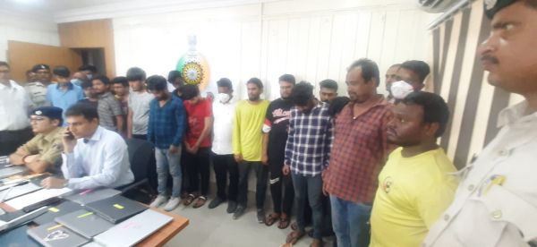 महादेव एप के खिलाफ पुलिस की बड़ी कार्रवाई, 28 गिरफ्तार