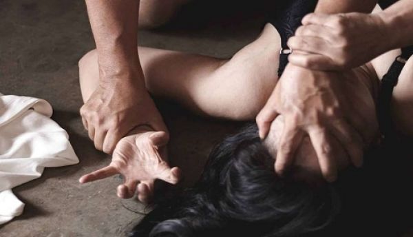 अश्लील वीडियो देखकर नाबालिग से रेप, पोल न खुले इसलिए कर दी हत्या