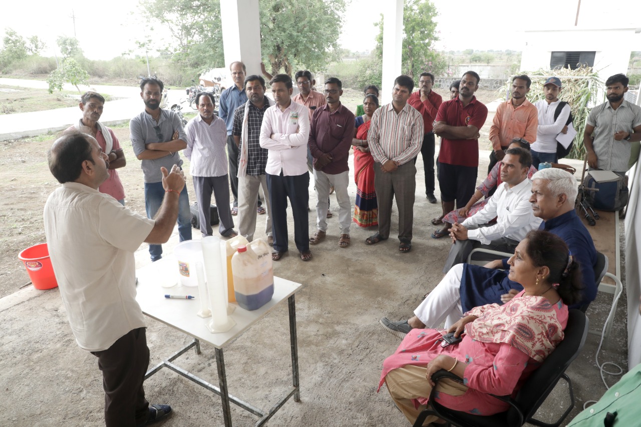 हिंदी विश्&zwj;वविद्यालय में पंचगव्य आधारित उत्&zwj;पादों पर कौशल विकास प्रशिक्षण से कर्मचारी, विद्यार्थी बनेंगे आत्मनिर्भर : प्रो. चंद्रकांत रागीट 