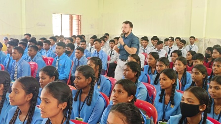 सफल रणनीति और रिवीजन से किसी भी परीक्षा में सफलता मिल सकती है : कलेक्टर