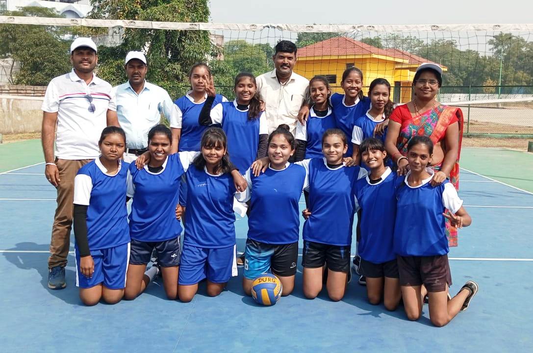 राज्य स्तरीय क्रीडा-प्रतियोगिता में स्वामी आत्मानंद स्कूल के विद्यार्थियों ने मारी बाजी