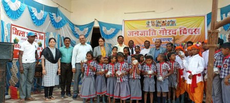 एकलव्य आदर्श आवासीय विद्यालय में मनाया गया जनजाति गौरव दिवस