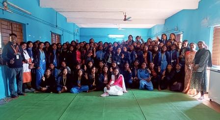 200 से ज्यादा किशोरी बालिकाओं के स्वास्थ्य से जुड़ी समस्याओं की जानकादी