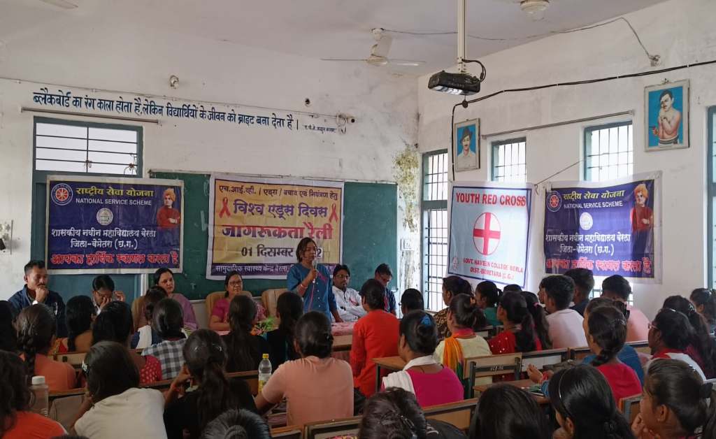 प्राचार्य अपने स्कूल में लक्षित छात्रों का शत प्रतिशत नामांकन कराना सुनिश्चित करें : कलेक्टर