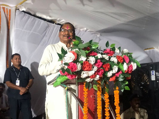  वनांचल क्षेत्रों में शिक्षा से गढ़ रहे हैं बच्चों का भविष्य: मंत्री डॉ. प्रेमसाय सिंह