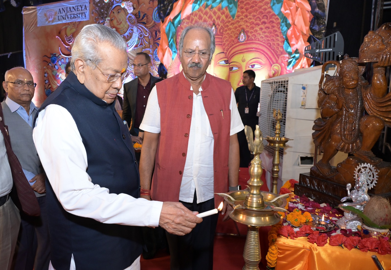 विद्यार्थियों को कौशल, ज्ञान और बुद्धि से लैस करना समय की मांग है - श्री विश्वभूषण हरिचंदन