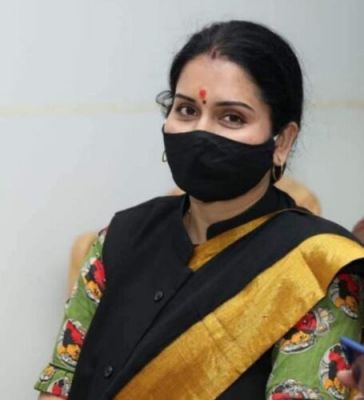 अंग्रेजी माध्यम स्कूलों की एक समान व्यवस्था लागू हो जिला में