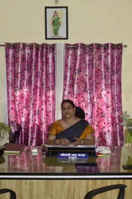 स्वामी आत्मानंद स्कूल में लगाई गई छत्तीसगढ़ महतारी की तस्वीर