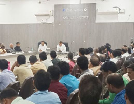 जिला पंचायत सीईओ ने ली निजी स्कूल संचालकों की बैठक