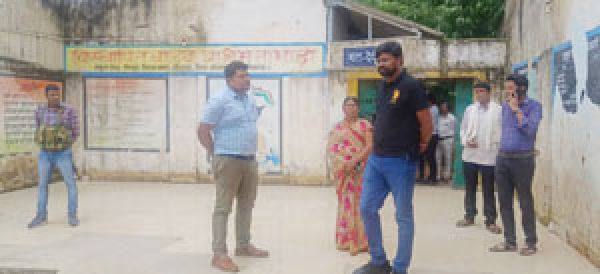 कर्तव्य पर लापरवाही बरतने पर छात्रावास अधीक्षक को कलेक्टर ने किया निलंबित