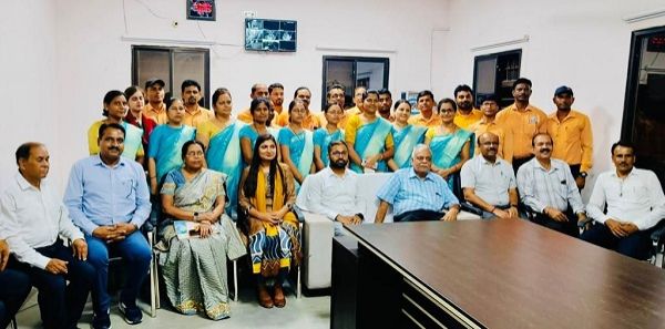 स्कूल शिक्षा प्रमुख सचिव ने किया बसना स्वामी आत्मानंद स्कूल का निरिक्षण, की तारीफ़