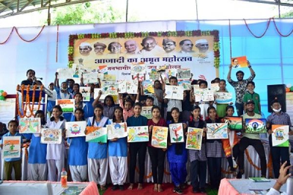 पेंटिंग, भाषण और देशज खेल से दिया आजादी का अमृत महोत्सव का संदेश