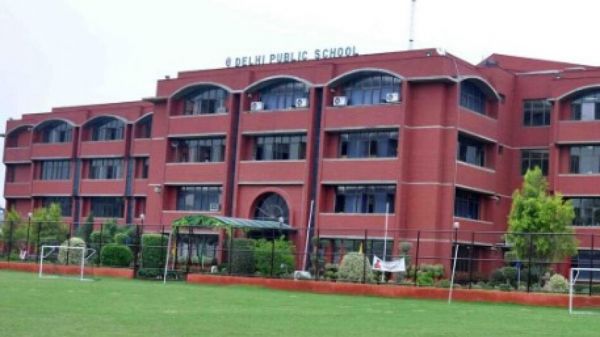 मनमाने तरीके से फीस बढ़ाने पर डीपीएस की मान्यता रद्द, नहीं होंगे नए एडमिशन