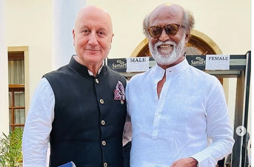 राष्ट्रपति भवन में रजनीकांत से मिले अनुपम खेर