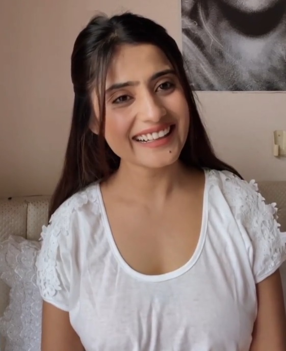 मशहूर टीवी एक्ट्रेस ने की आत्महत्या, सदमे में फैंस...