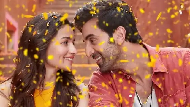 कपूर खानदान के घर आई नन्ही परी, सोशल मीडिया में बधाइयों की बाढ़...