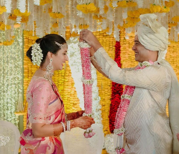  फिल्म निर्माता मधु मंटेना और योगा टीचर इरा त्रिवेदी शादी के बंधन में बंधे