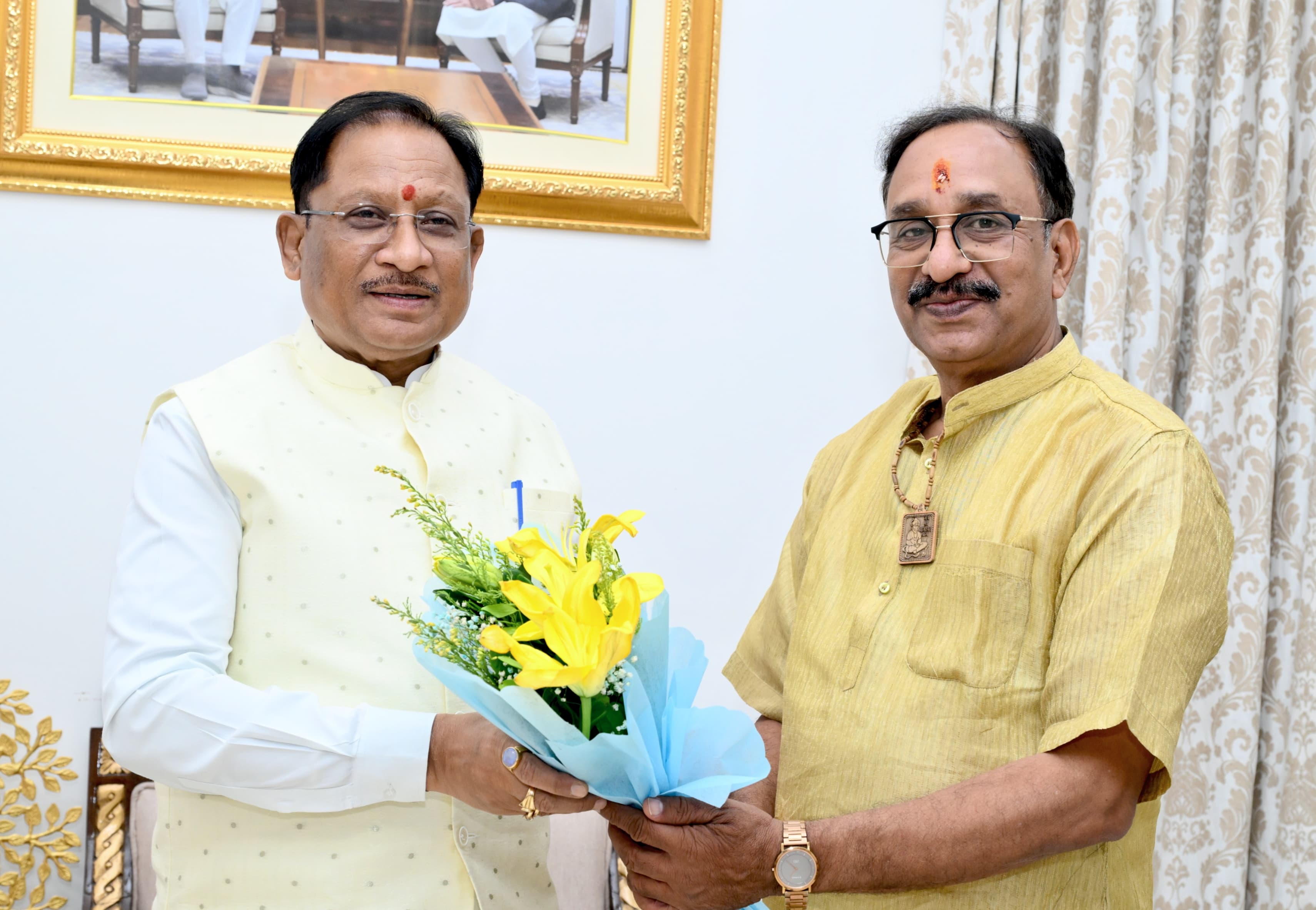 मुख्यमंत्री से छत्तीसगढ़ योग आयोग के नवनियुक्त अध्यक्ष श्री संजय अग्रवाल ने की सौजन्य मुलाकात