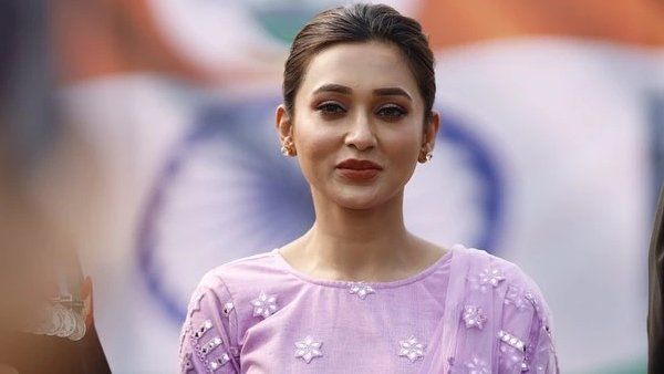 रणवीर सिंह के न्यूड फोटोशूट पर मचा बवाल, एक्ट्रेस मिमी बोलीं-यही महिला करती तो उसका घर जला देते