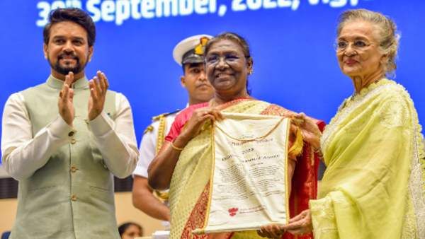  National Film Awards 2022:आशा पारेख दादासाहेब फाल्के अवॉर्ड से सम्मानित, अजय देवगन और सूर्या को 'बेस्ट एक्टर'